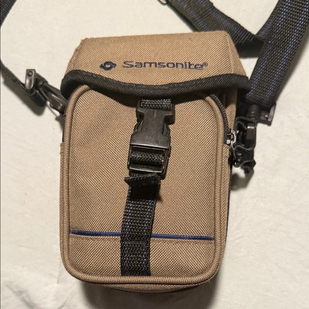 FUJIFILM DISCOVERY 290 ZOOM DATE PHOTO CAMERA W/ SHOULDER STRAP & SAMSONITE CASE
